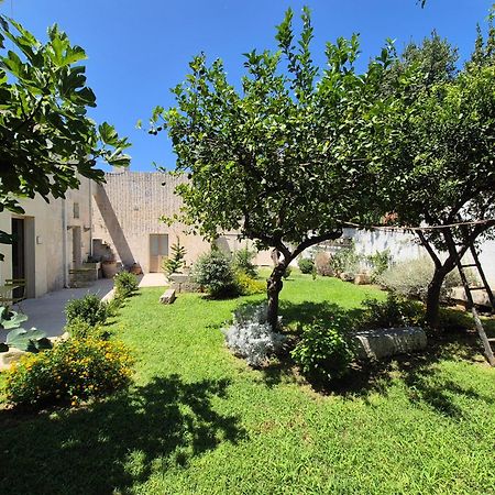 לינה וארוחת בוקר מרטאנו Casa Frea Dimora Storica מראה חיצוני תמונה