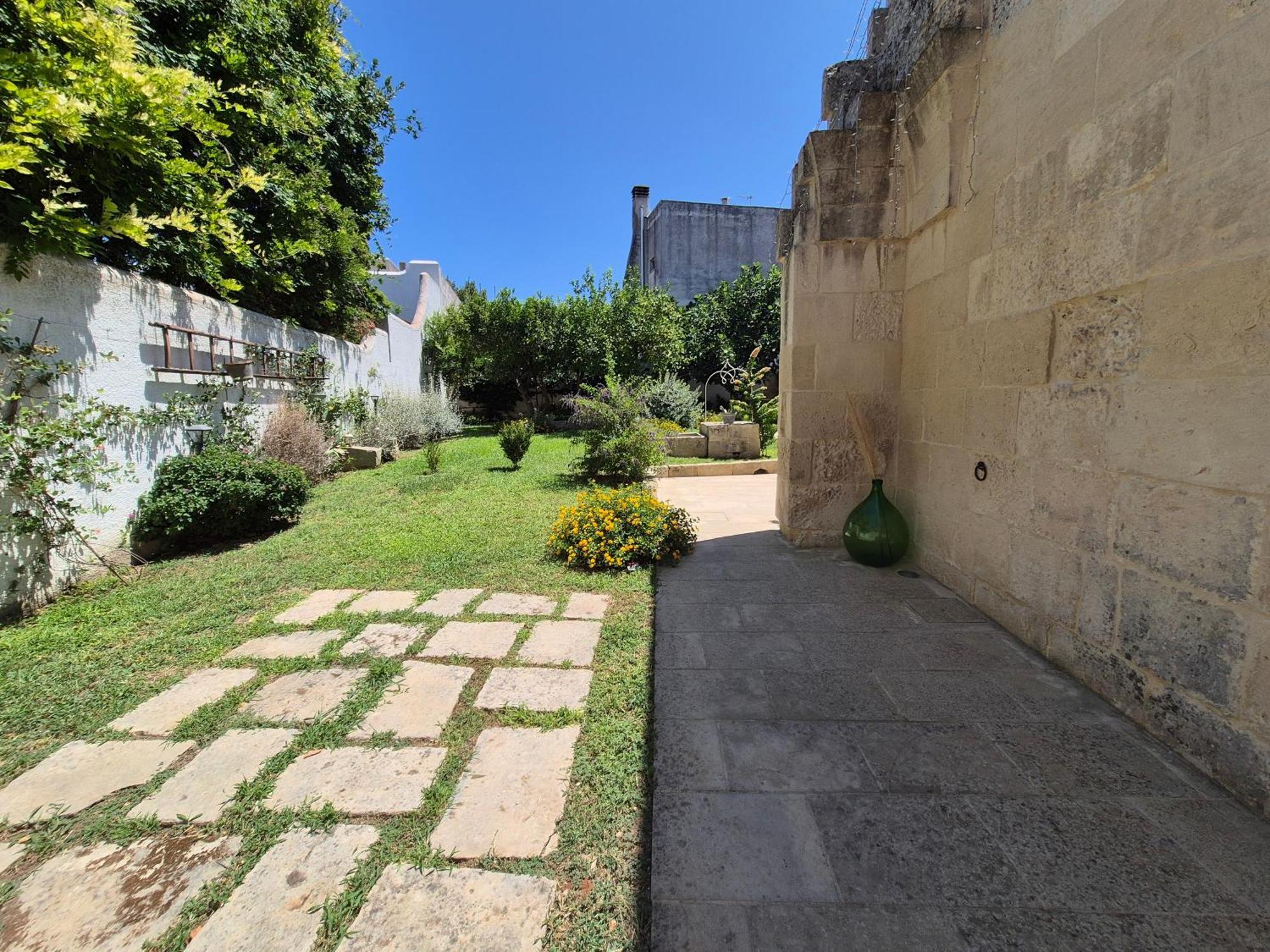 לינה וארוחת בוקר מרטאנו Casa Frea Dimora Storica מראה חיצוני תמונה